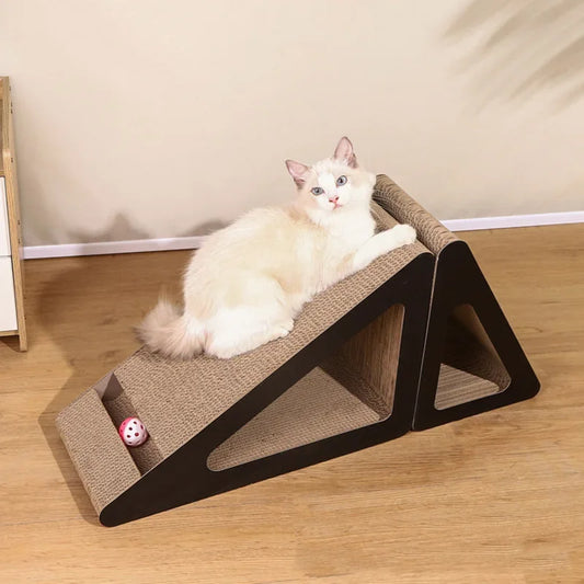 TriPlay Kratzdreieck – 2-in-1 Katzen-Kratzbrett mit Ball